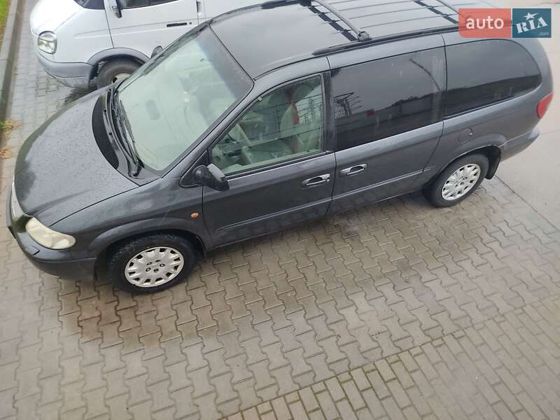 Позашляховик / Кросовер Chrysler Grand Voyager 2002 в Володимирі