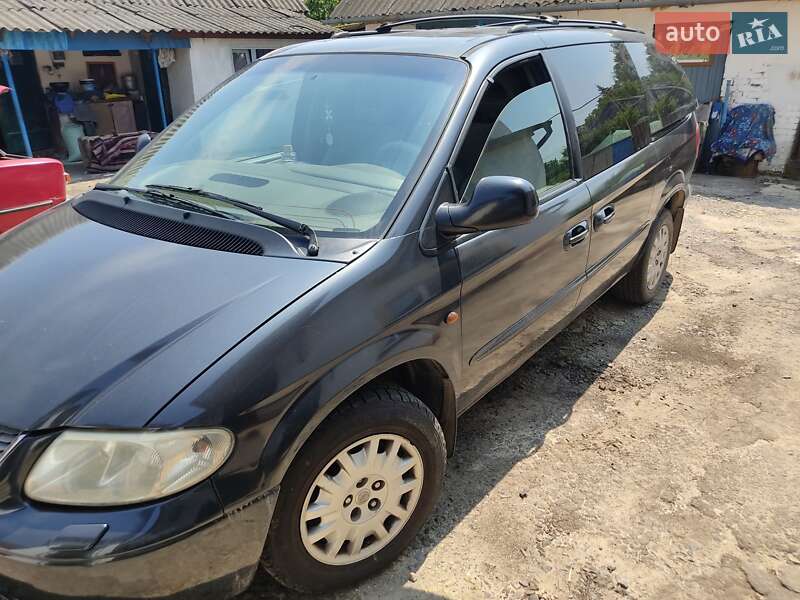 Позашляховик / Кросовер Chrysler Grand Voyager 2002 в Володимирі
