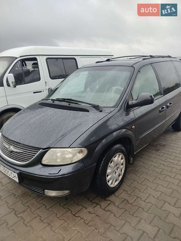 Позашляховик / Кросовер Chrysler Grand Voyager 2002 в Володимирі