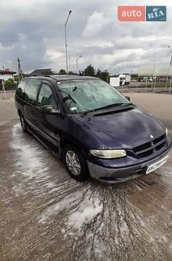 Мінівен Chrysler Grand Voyager 1998 в Нововолинську