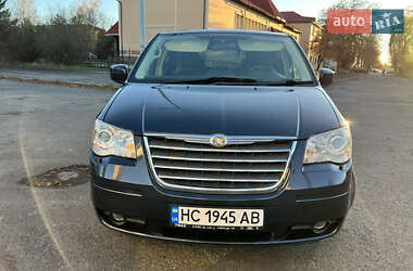 Минивэн Chrysler Grand Voyager 2008 в Долине