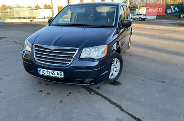 Минивэн Chrysler Grand Voyager 2008 в Долине