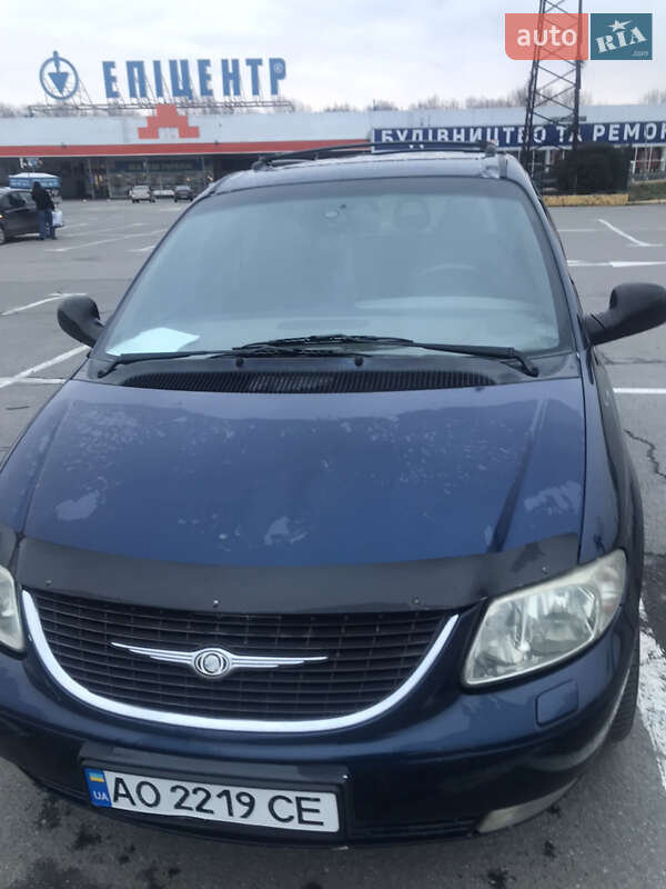 Минивэн Chrysler Grand Voyager 2003 в Ужгороде