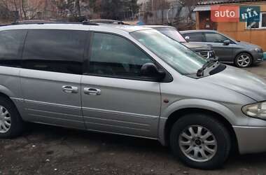 Минивэн Chrysler Grand Voyager 2005 в 