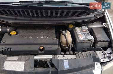 Минивэн Chrysler Grand Voyager 2005 в 