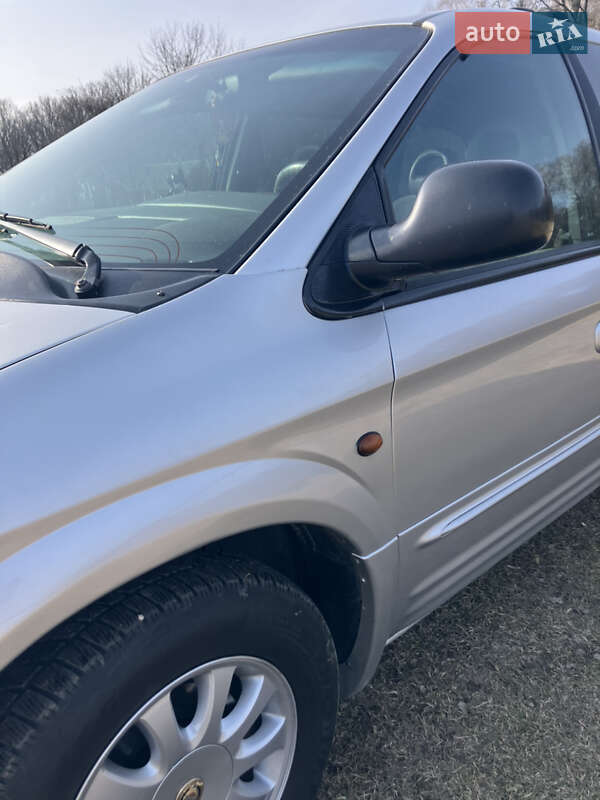 Минивэн Chrysler Grand Voyager 2001 в Львове
