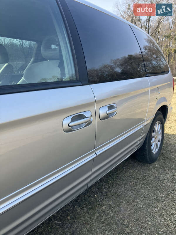 Минивэн Chrysler Grand Voyager 2001 в Львове