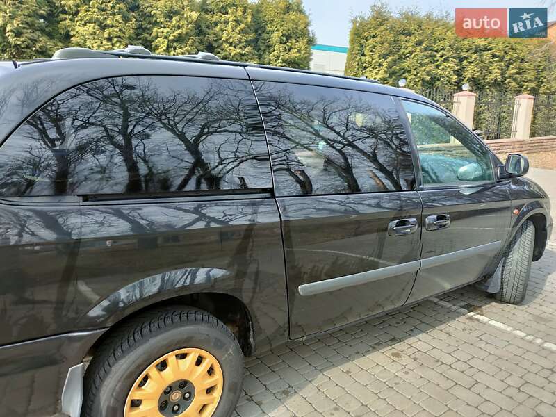Минивэн Chrysler Grand Voyager 2004 в Василькове