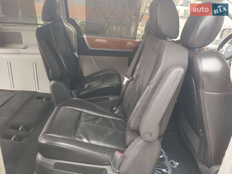 Минивэн Chrysler Grand Voyager 2008 в Тернополе