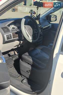 Мінівен Chrysler Grand Voyager 2009 в 