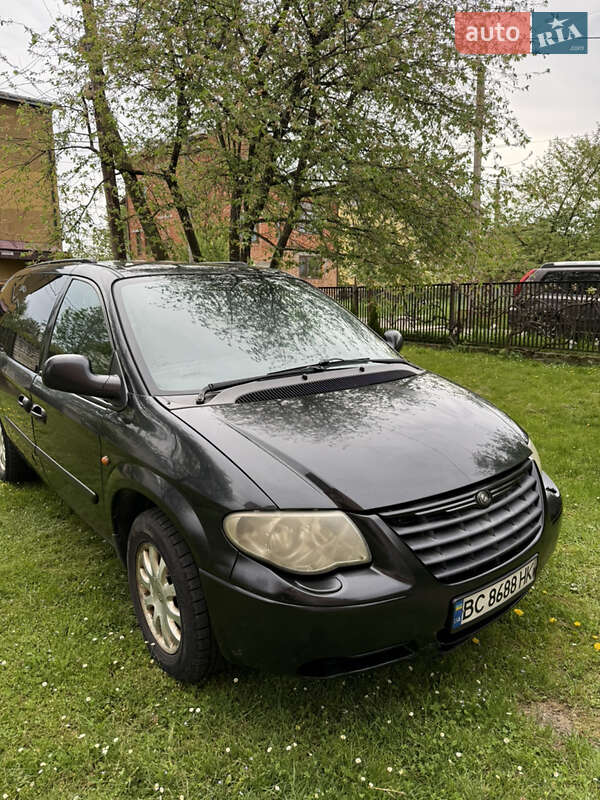 Минивэн Chrysler Grand Voyager 2006 в Старом Самборе