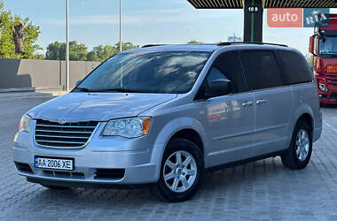 Минивэн Chrysler Grand Voyager 2010 в Днепре