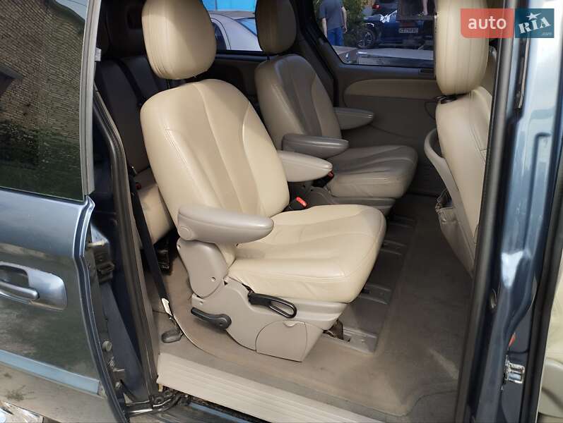 Мінівен Chrysler Grand Voyager 2001 в Києві