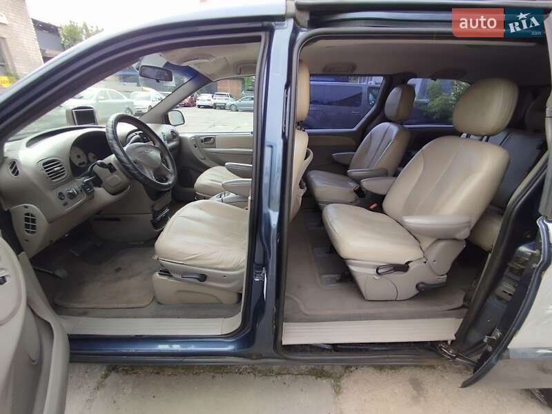 Мінівен Chrysler Grand Voyager 2001 в Києві