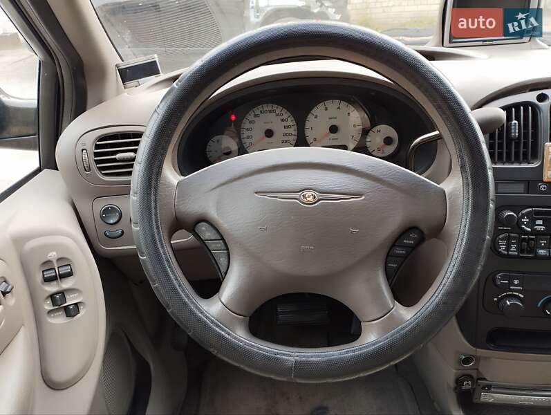 Мінівен Chrysler Grand Voyager 2001 в Києві