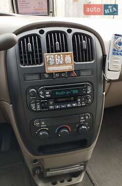 Минивэн Chrysler Grand Voyager 2001 в 