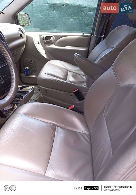 Минивэн Chrysler Grand Voyager 2003 в Киеве