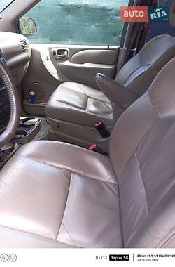 Минивэн Chrysler Grand Voyager 2003 в 