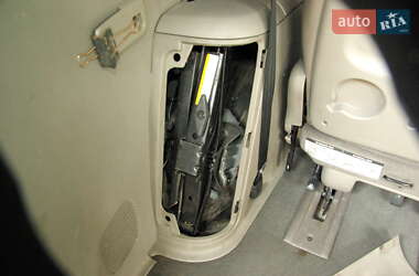 Минивэн Chrysler Grand Voyager 2003 в 