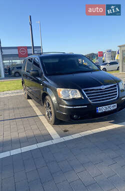 Минивэн Chrysler Grand Voyager 2010 в Мукачево