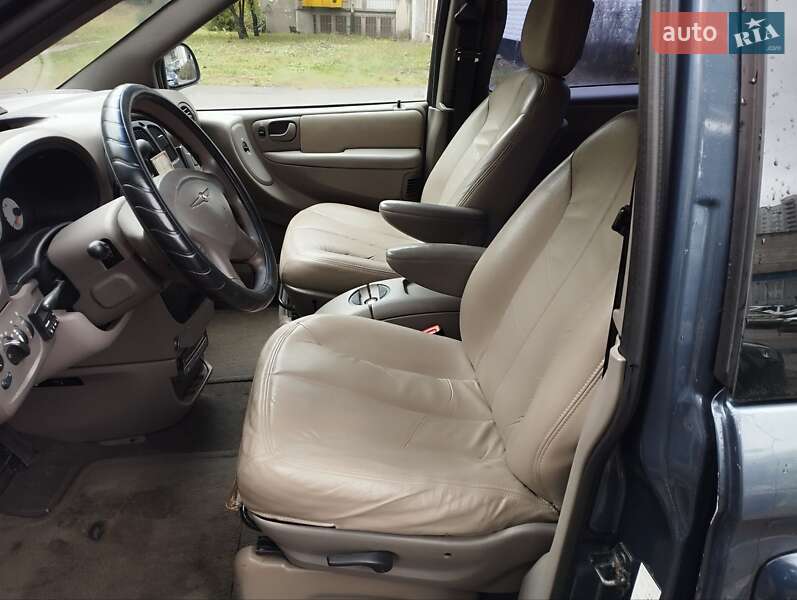 Минивэн Chrysler Grand Voyager 2001 в Киеве фото 12 Минивэн Chrysler Grand Voyager 2001 в Киеве