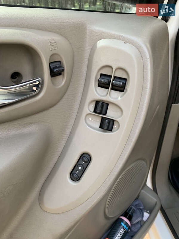 Минивэн Chrysler Grand Voyager 2005 в Сумах