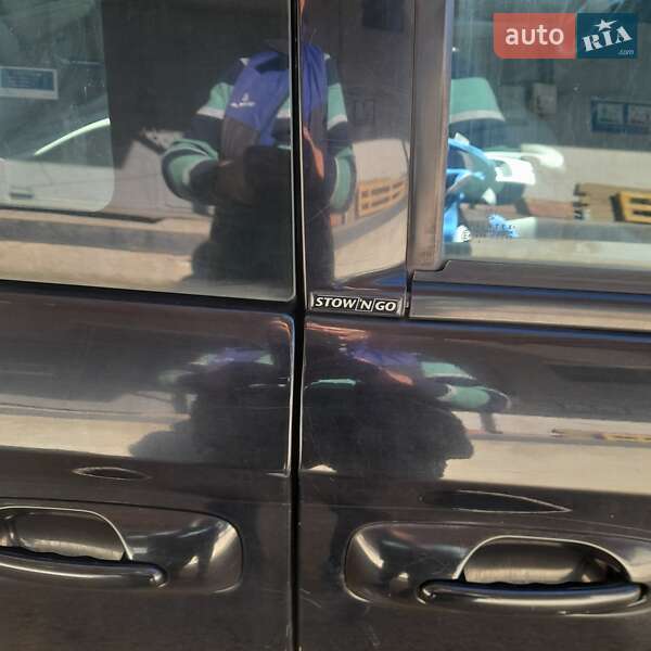 Минивэн Chrysler Grand Voyager 2004 в Ивано-Франковске