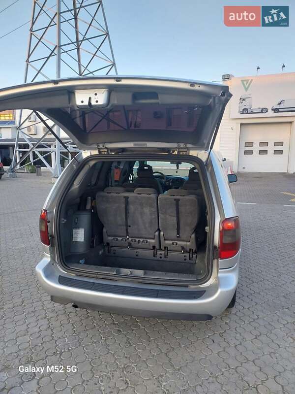 Минивэн Chrysler Grand Voyager 2006 в Черновцах