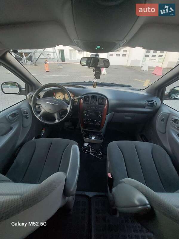 Минивэн Chrysler Grand Voyager 2006 в Черновцах