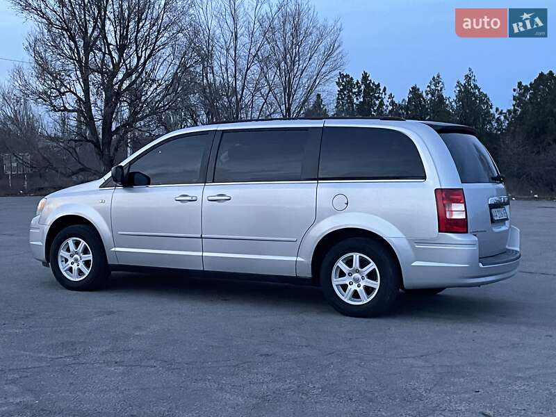 Мінівен Chrysler Grand Voyager 2010 в Дніпрі фото 7 Мінівен Chrysler Grand Voyager 2010 в Дніпрі