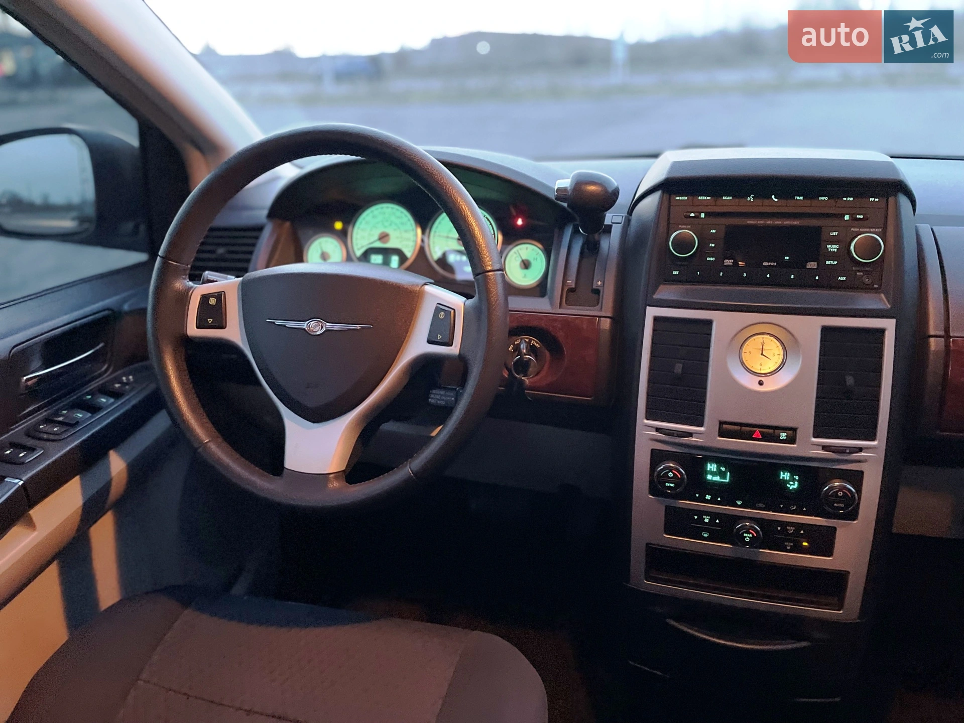 2010 Chrysler Voyager - мініатюра 22