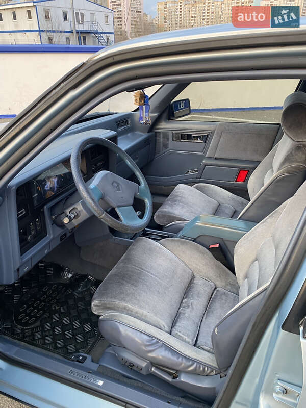 Лифтбек Chrysler LE Baron 1991 в Киеве