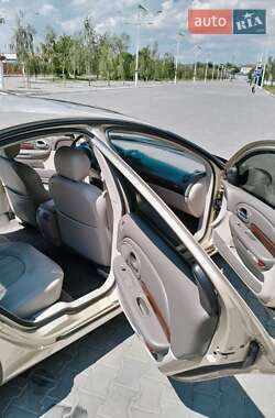 Седан Chrysler LHS 2001 в 
