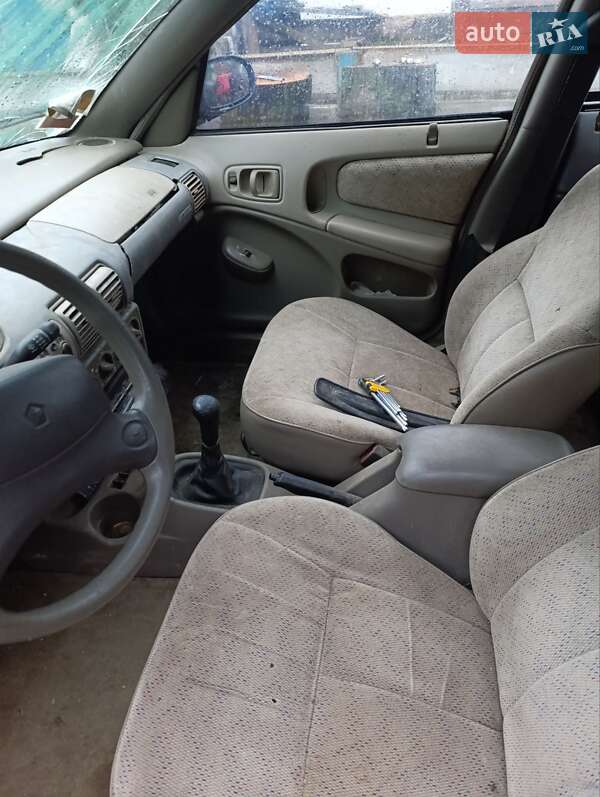 Седан Chrysler Neon 1995 в Новоархангельську фото 8 Седан Chrysler Neon 1995 в Новоархангельську