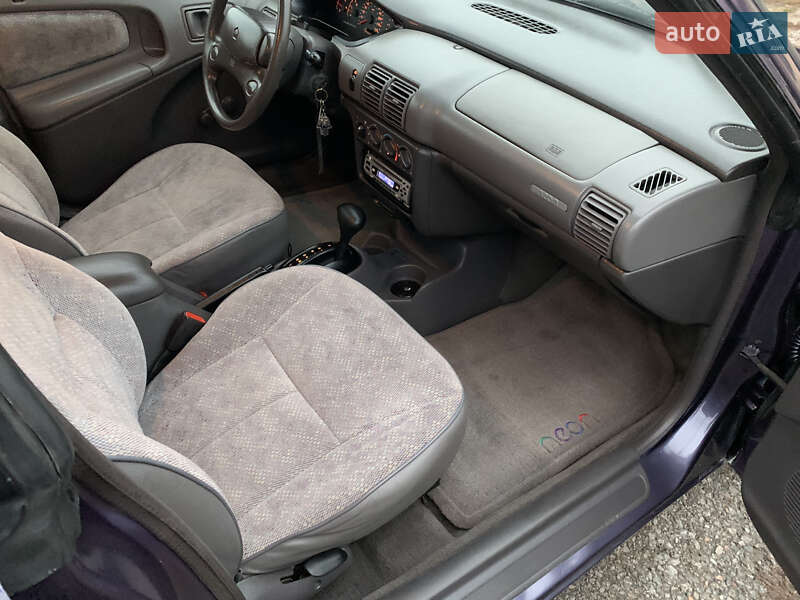 Седан Chrysler Neon 1995 в Виннице