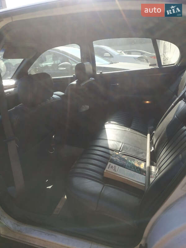 Седан Chrysler New Yorker 1993 в Одессе