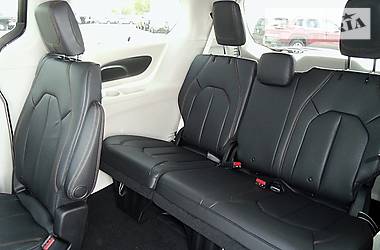 Минивэн Chrysler Pacifica 2019 в Киеве