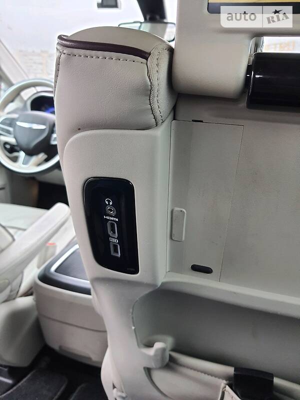 Мінівен Chrysler Pacifica 2016 в Києві фото 38 Мінівен Chrysler Pacifica 2016 в Києві