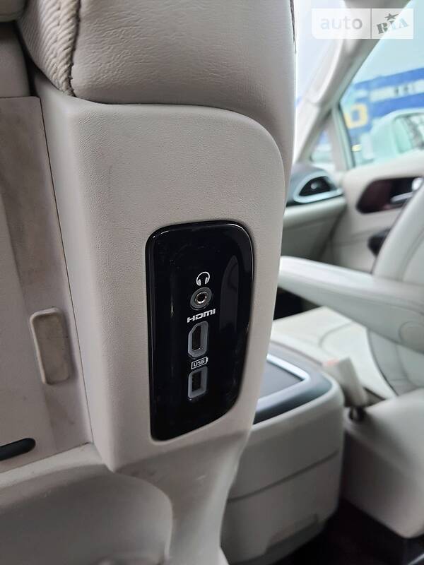 Мінівен Chrysler Pacifica 2016 в Києві фото 41 Мінівен Chrysler Pacifica 2016 в Києві