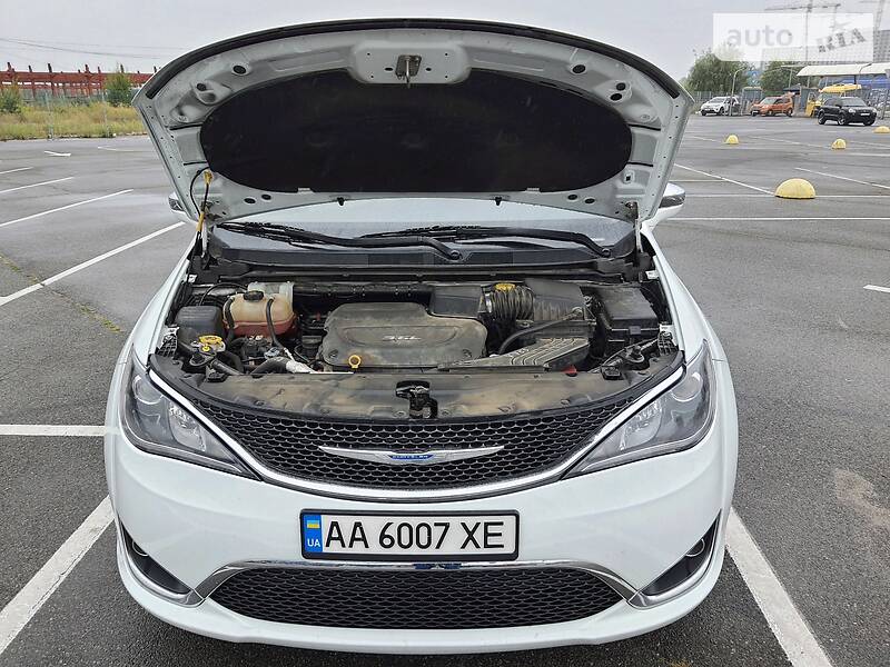 Мінівен Chrysler Pacifica 2016 в Києві фото 44 Мінівен Chrysler Pacifica 2016 в Києві