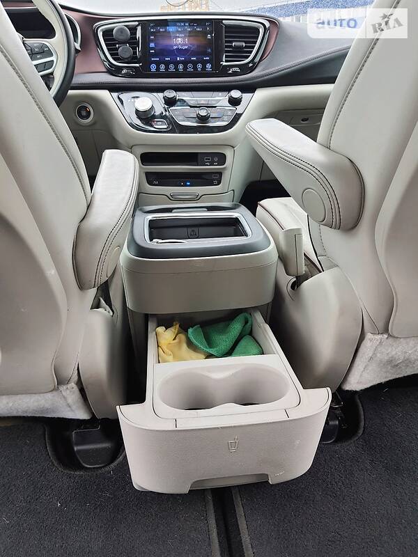 Мінівен Chrysler Pacifica 2016 в Києві фото 43 Мінівен Chrysler Pacifica 2016 в Києві