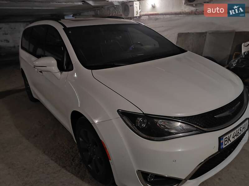 Минивэн Chrysler Pacifica 2019 в Днепре