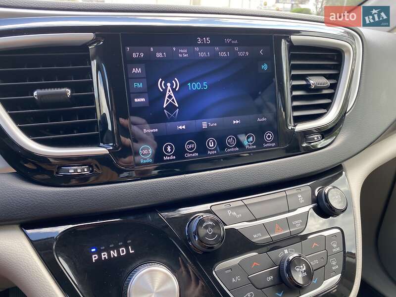 Минивэн Chrysler Pacifica 2018 в Киеве