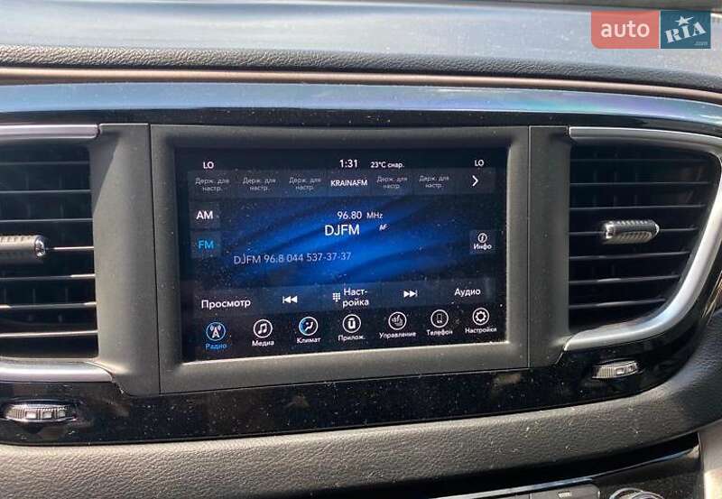 Седан Chrysler Pacifica 2018 в Києві