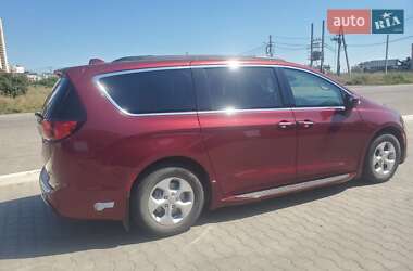 Минивэн Chrysler Pacifica 2017 в Одессе