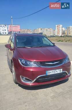 Минивэн Chrysler Pacifica 2017 в Одессе