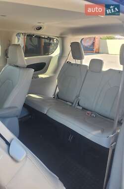 Минивэн Chrysler Pacifica 2017 в Одессе