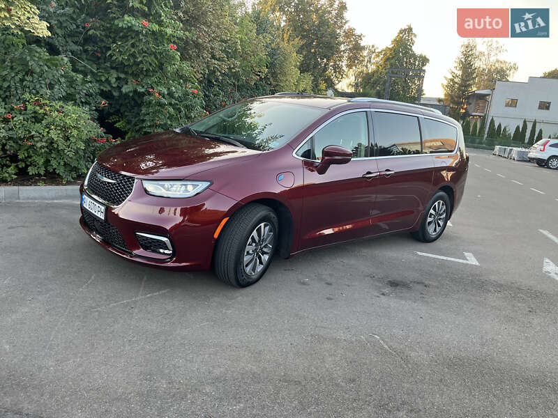 Минивэн Chrysler Pacifica 2021 в Вишневом фото 4 Минивэн Chrysler Pacifica 2021 в Вишневом