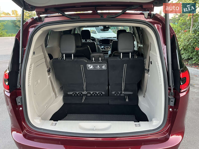Минивэн Chrysler Pacifica 2021 в Вишневом фото 11 Минивэн Chrysler Pacifica 2021 в Вишневом