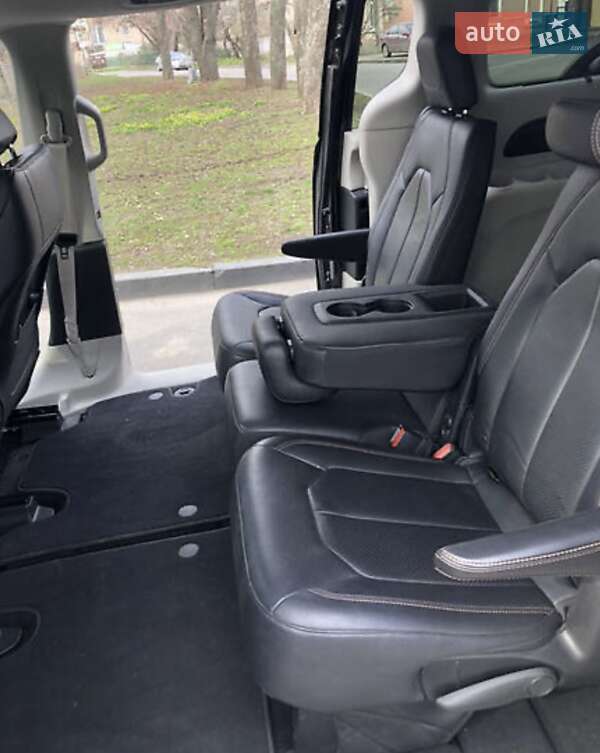 Седан Chrysler Pacifica 2018 в Полтаві фото 12 Седан Chrysler Pacifica 2018 в Полтаві